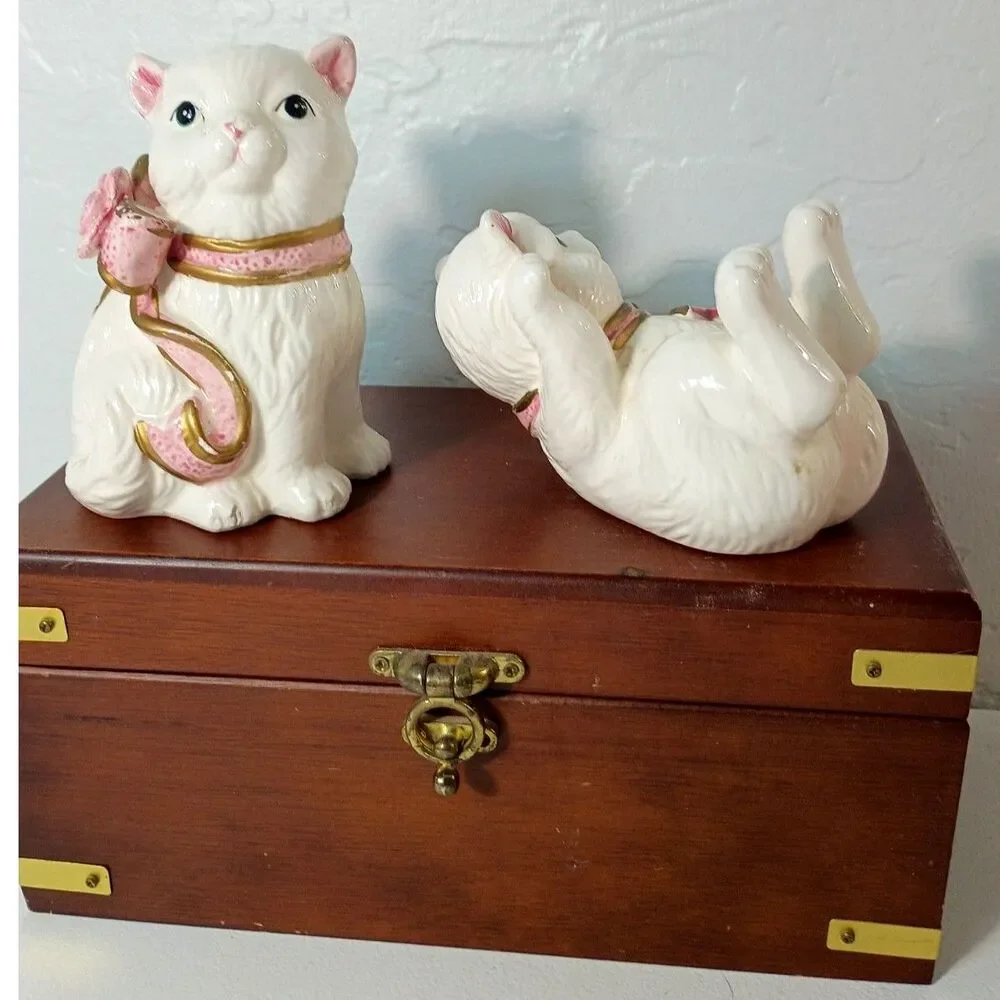 Ceramic Figurine Set White Persian Kittens adorned with pink ribbon collars~VTG~